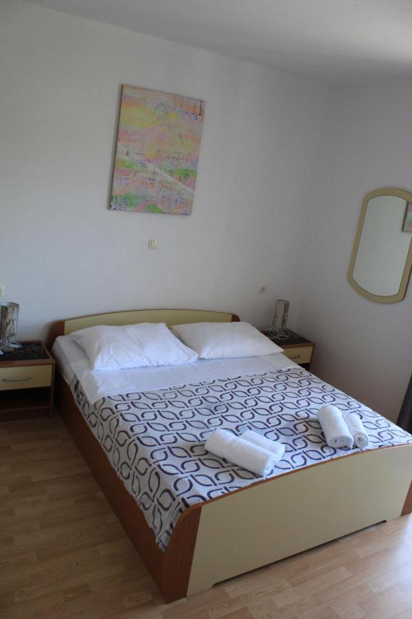 Apartments Kampor Damira ราบ ภายนอก รูปภาพ