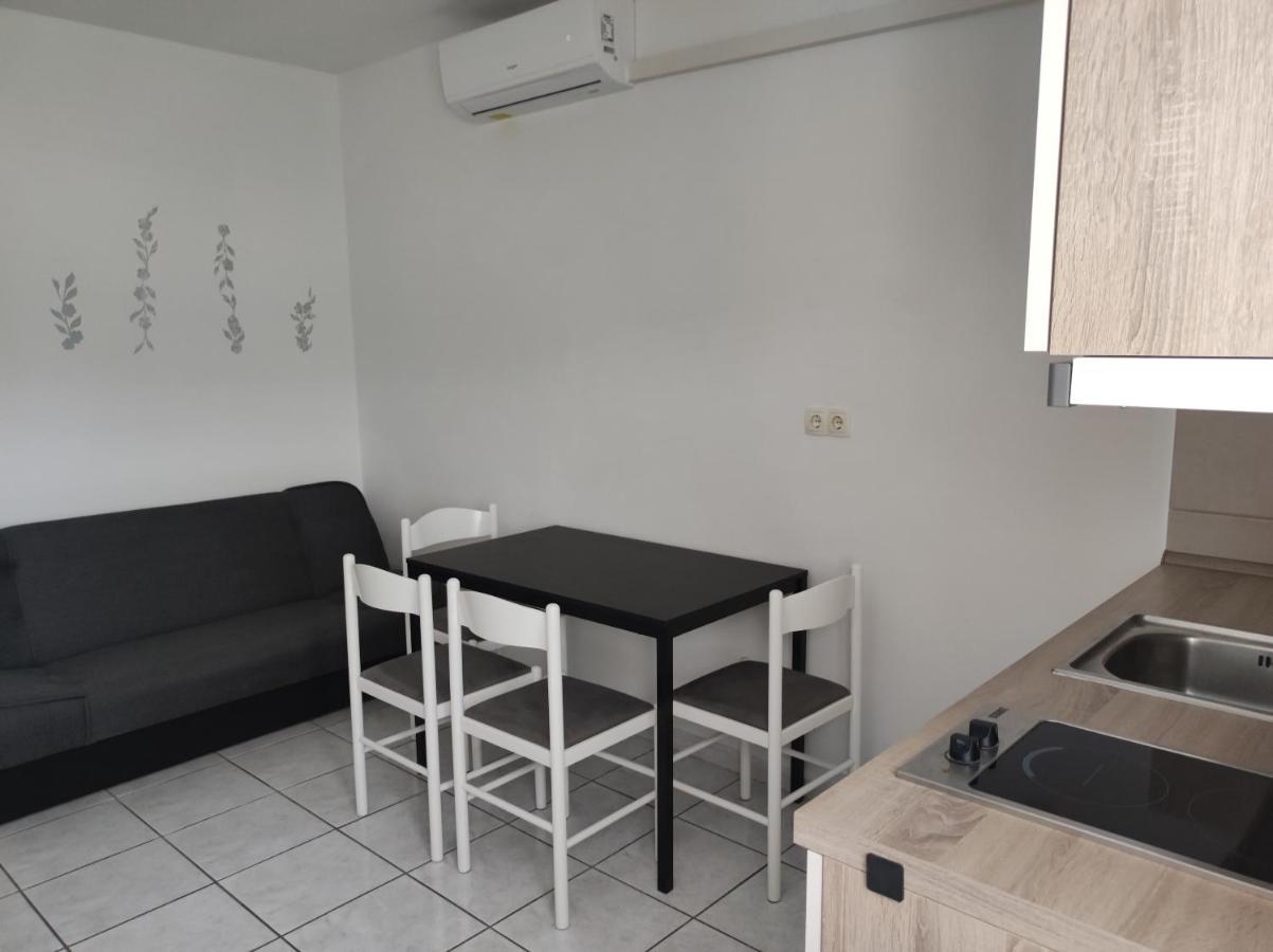 Apartments Kampor Damira ราบ ภายนอก รูปภาพ