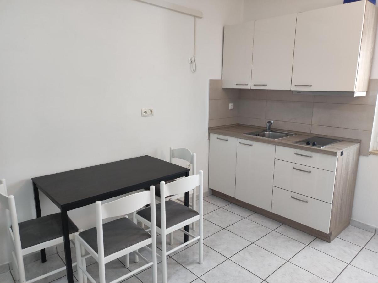 Apartments Kampor Damira ราบ ภายนอก รูปภาพ